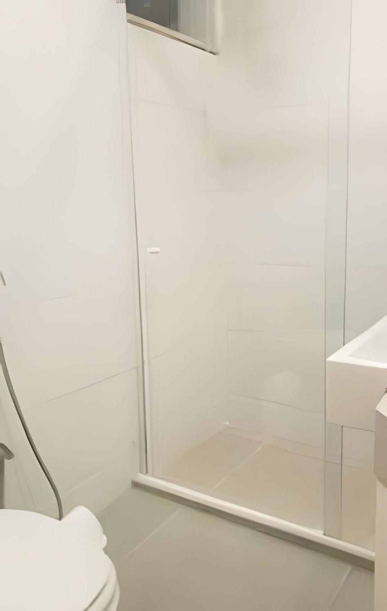 Em Copacabana Menos De 100 Metros Da Apartamento
